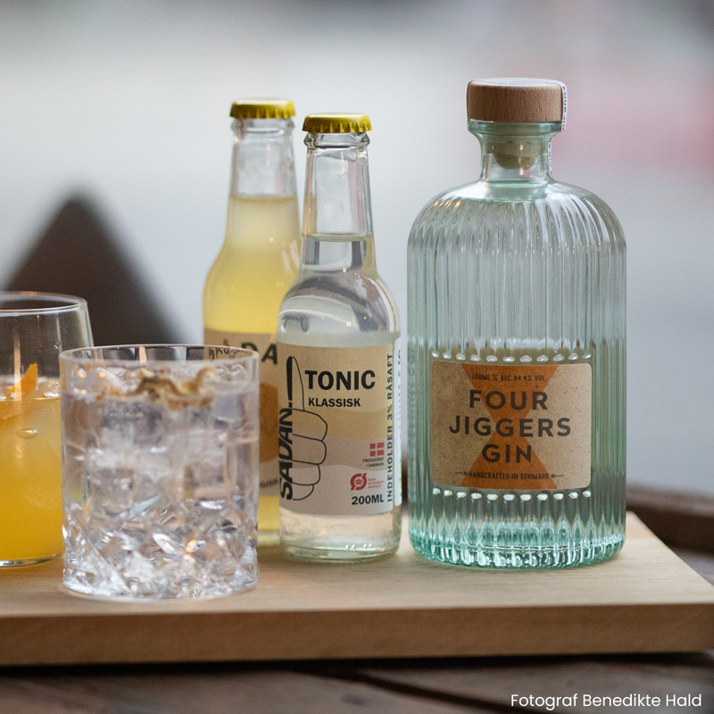 Four Jiggers Gin and Sådan Tonic